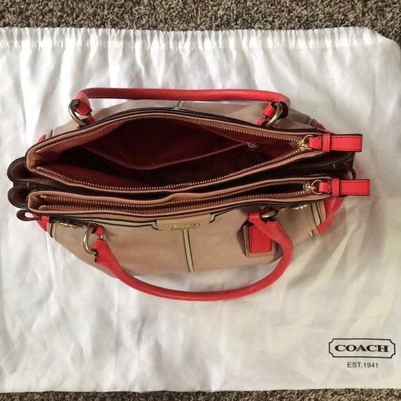 Coach Leather Purse - Picture 3 of 6